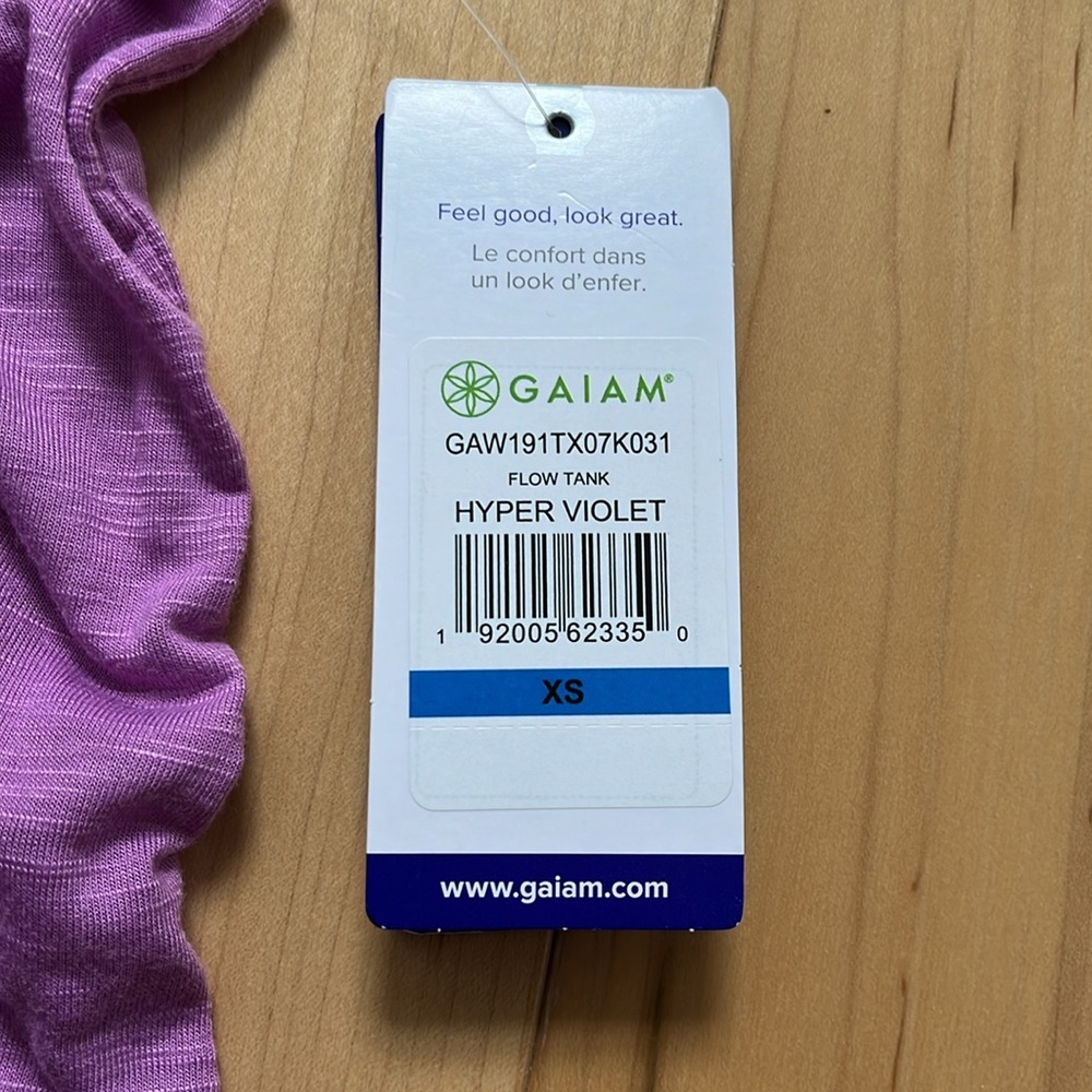 Gaiam Flow Tank - Picture 5 of 6